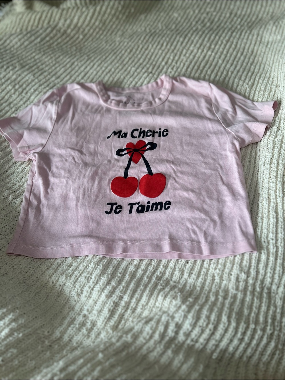 Pink 'Ma Cherie Je T'aime' crop Graphic Tee